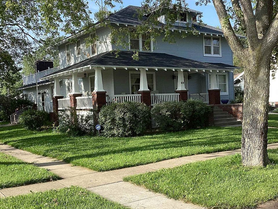 1st image of 619 E 8th St