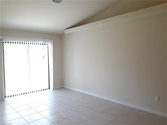 1st image of 115 SE 12th Ter