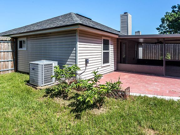 5th image of 2285 LUANA Drive E