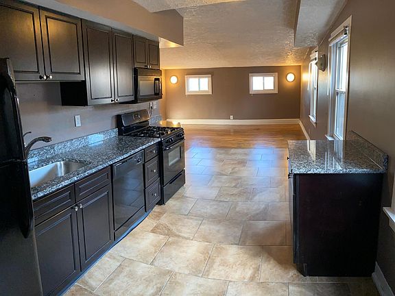 2nd image of 529 E 13th St APT 8