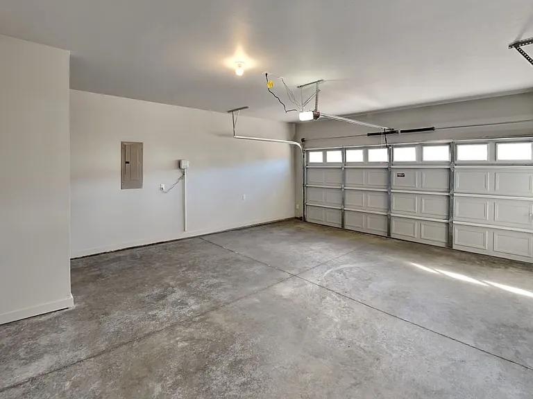 16409 April Dr — Photo 23