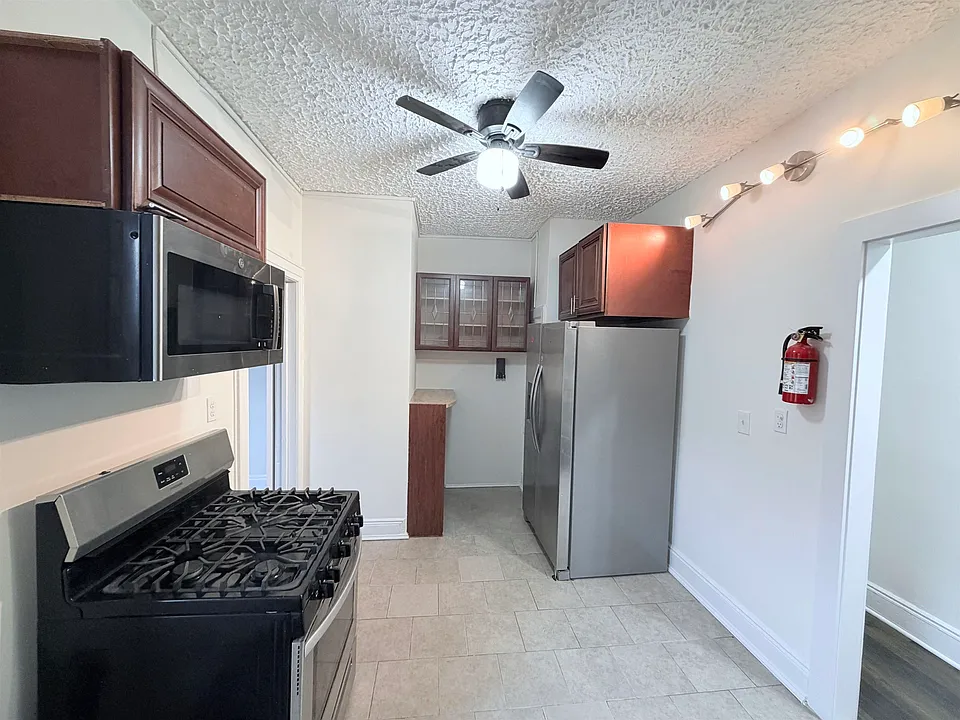 7306 Park Ave #11