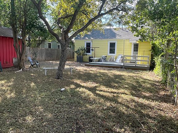 Backyard view towards the back deck