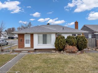 14615 Stephens Dr, Eastpointe, MI 48021