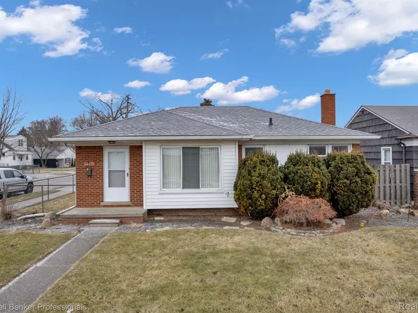 14615 Stephens Dr, Eastpointe, MI 48021