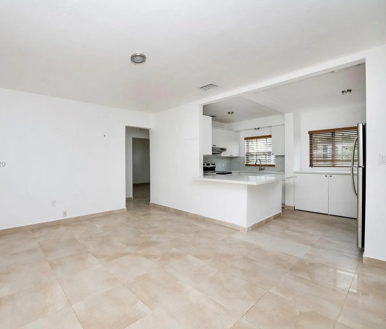 2 bed, 880 sqft, $2,400 — Photo 2