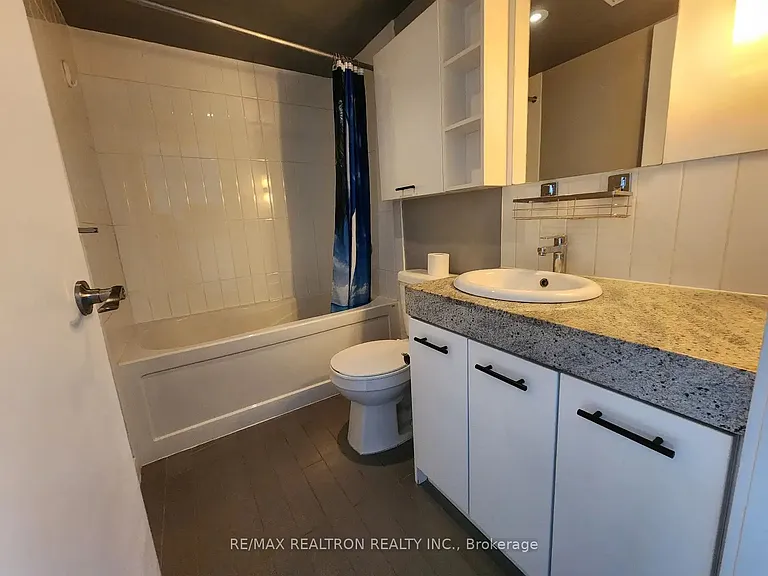 29 Singer Ct #1606 — Photo 16