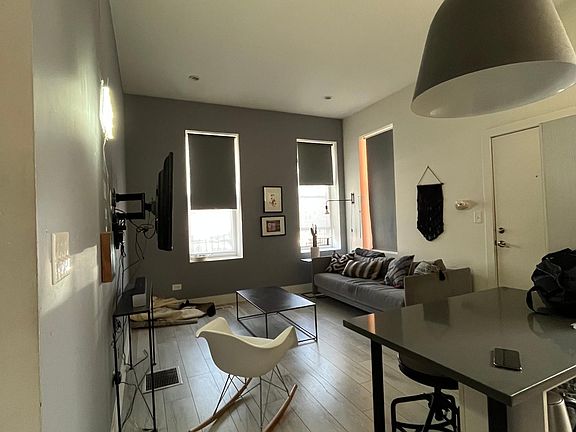 2nd image of 1001 W 16th St #1R