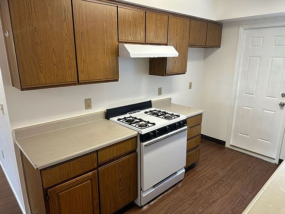 5th image of 1120 W Inyo Ave APT C
