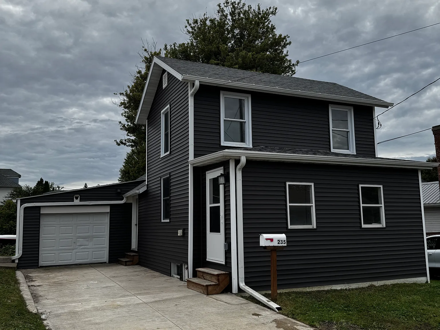 3 bed, 1050 sqft, $1,500 — Photo 1