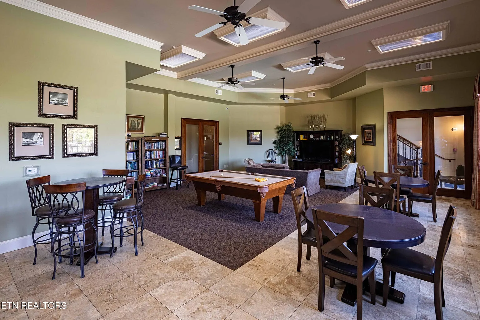 2 bed, 1039 sqft, $2,200 — Photo 3