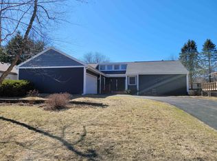 6147 Fireside Dr, Rockford, IL 61114