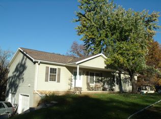 233 S Lake Cir, Cairo, MO 65239