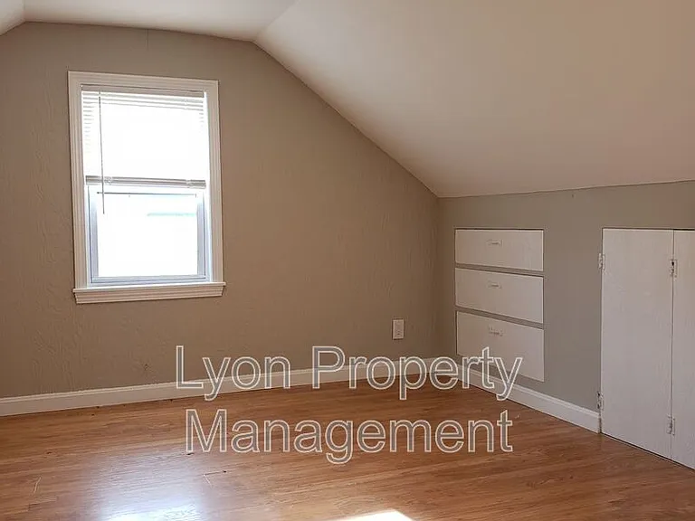 28 Lauder Ave — Photo 6