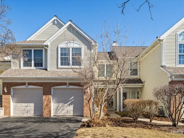 205 Hidden Pond Cir, Aurora, IL 60504