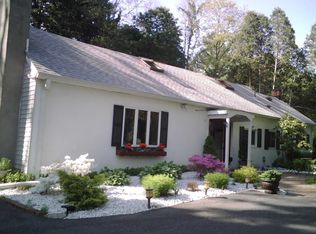 676 Vassar Rd, Poughkeepsie, NY 12603