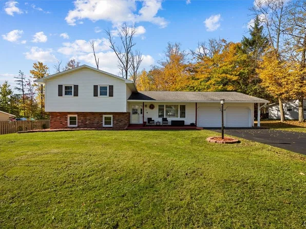 15 Chateau Dr, Whitesboro, NY 13492