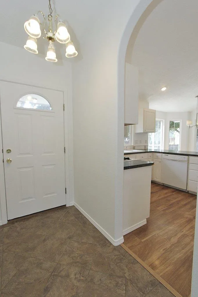 3 bed, 1438 sqft, $2,150 — Photo 2