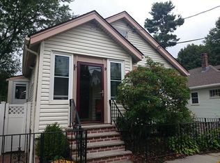9 Glenellen Rd, West Roxbury, MA 02132