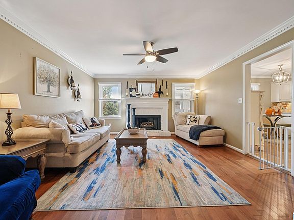 2nd image of 4530 Highland Crest Cir