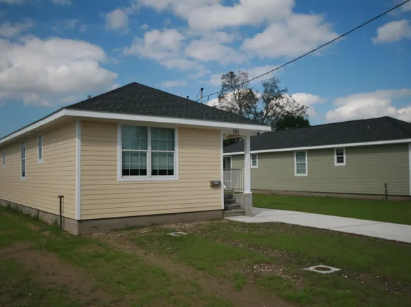721 16th St, Gretna, LA 70053