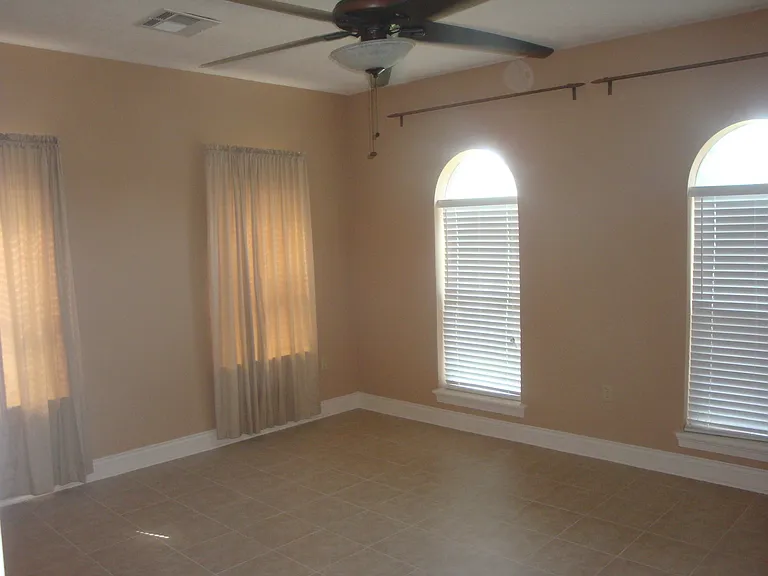 170 Zoe Dr — Photo 6