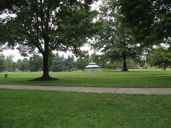 3rd image of 400 Fellswood Pl