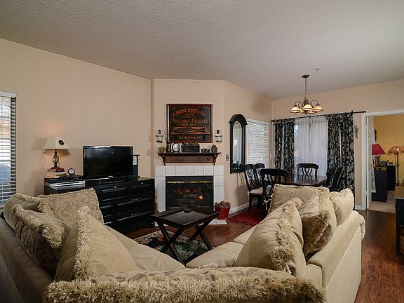 2nd image of 3007 Beachcomber Dr E