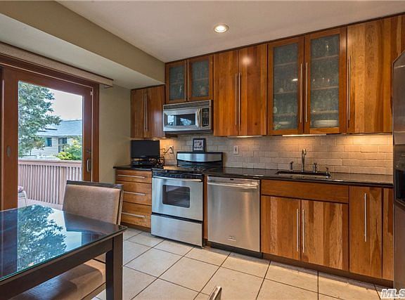 4th image of 2501 Marine Pl
