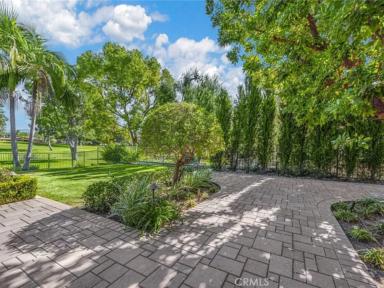 6042 Foxfield Ln — Photo 10