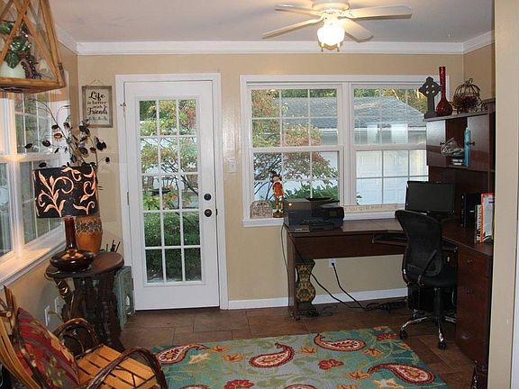 Office with heated floor