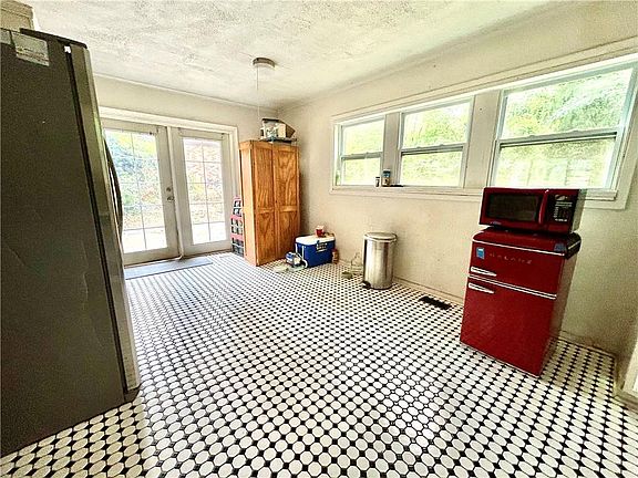 5th image of 3317 Harris Rd SW