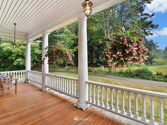 5th image of 2099 Victorian Lane NE #B