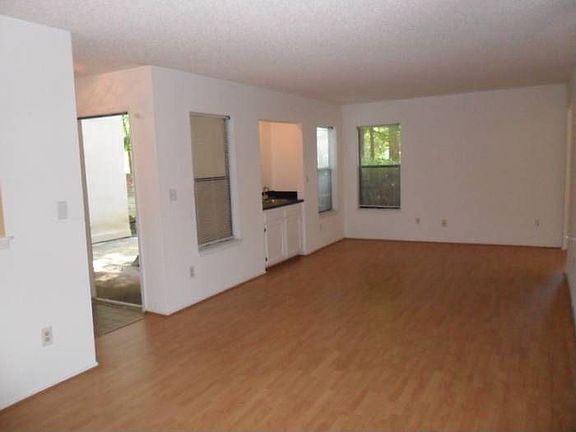 Hardwood Floors, Wet Bar