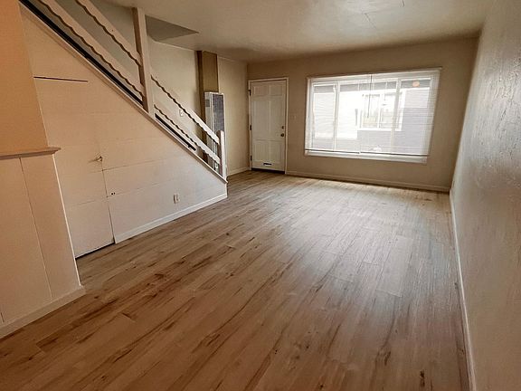 4th image of 6121 Fresno Ave #6121