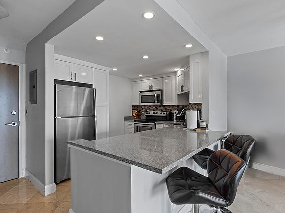 3rd image of 340 Sunset Drive #1407