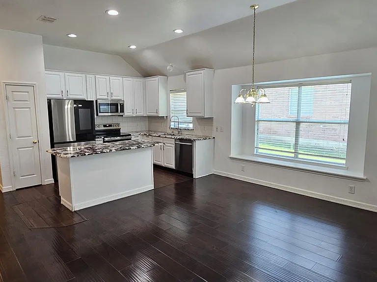 1503 Heather Brook Dr — Photo 7
