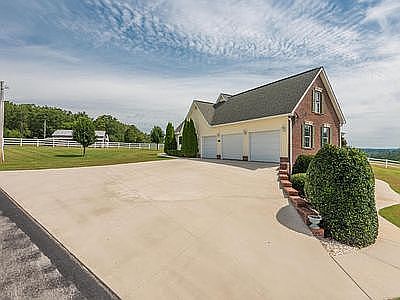 3-car garage