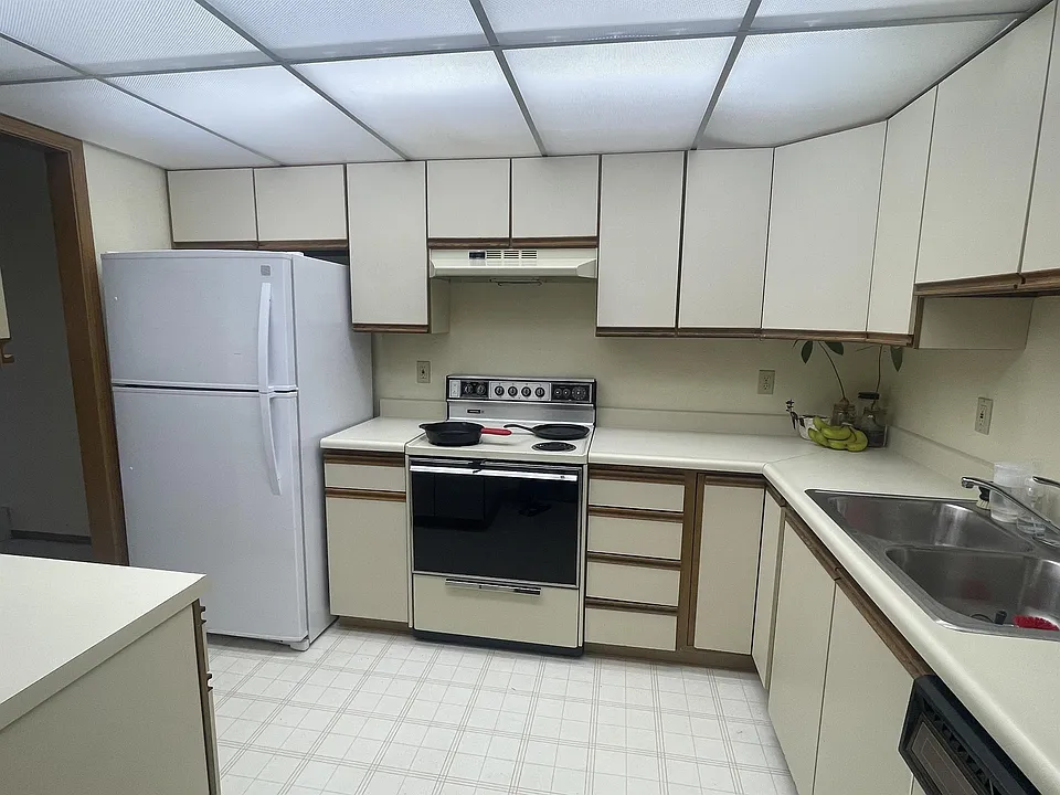 3411 W Wren St #2
