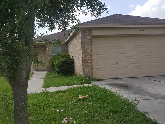 3rd image of 210 Capistrano Dr