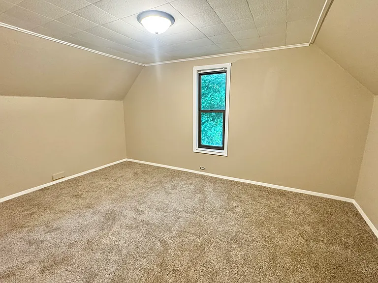 309 Marston Ct — Photo 9