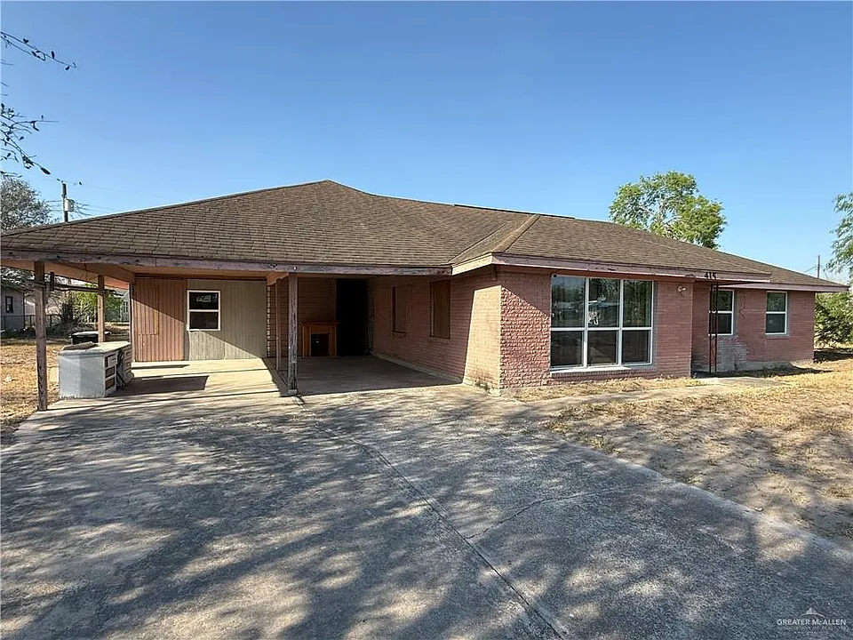 415 W Edinburg Ave #107