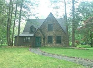 588 Palisades Dr, Akron, OH 44303