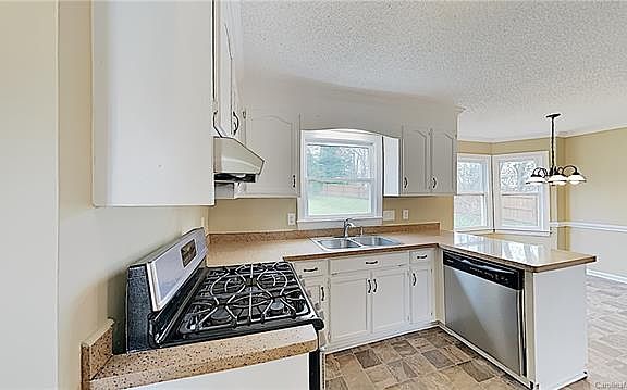 5th image of 2428 Haybrook Ln