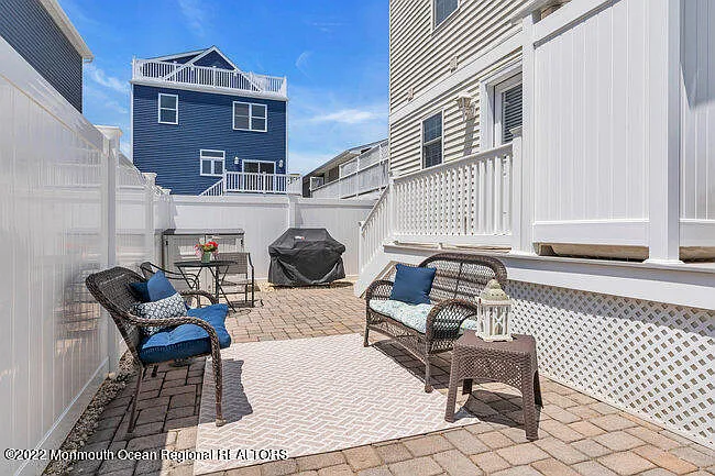 63 Fort Ave — Photo 43