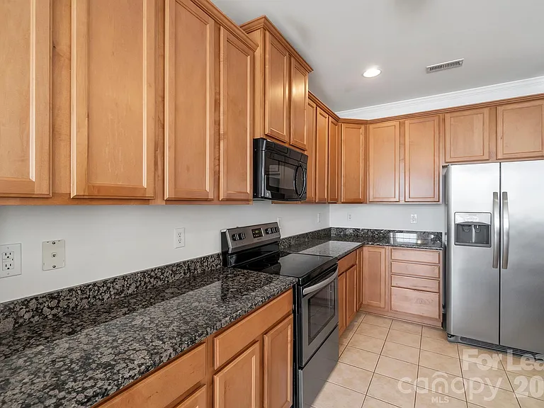 413 Armour St — Photo 7