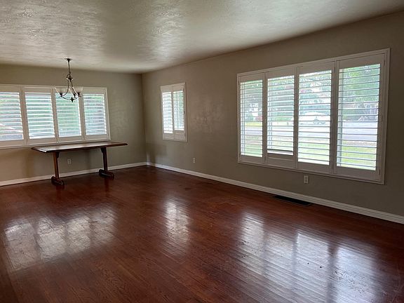 5th image of 8348 N Treasure Ave
