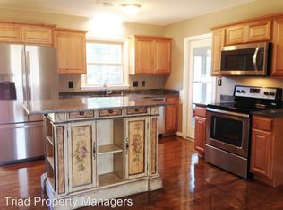 6912 Bronco Ln, Summerfield, NC 27358