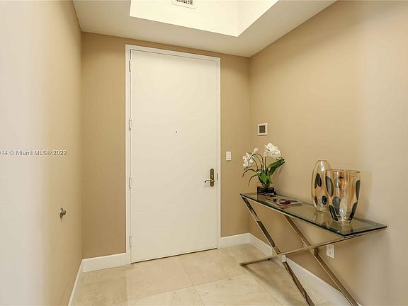 3rd image of 15811 Collins Ave APT 1002