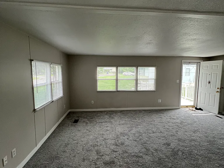 113 Speer Dr — Photo 5